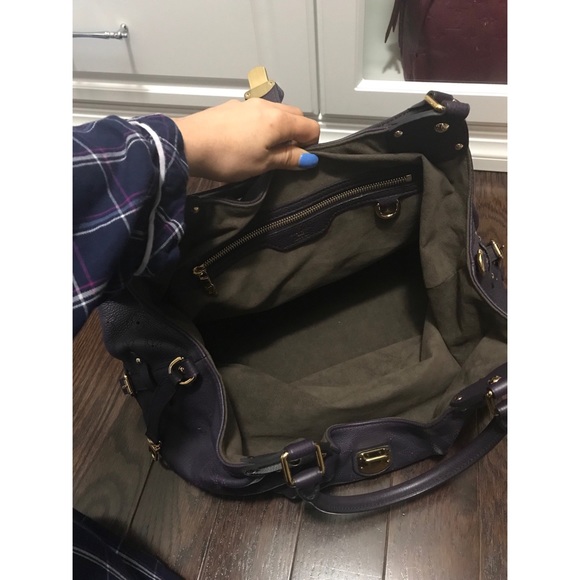 Louis Vuitton Mahina L - Picture 8 of 9